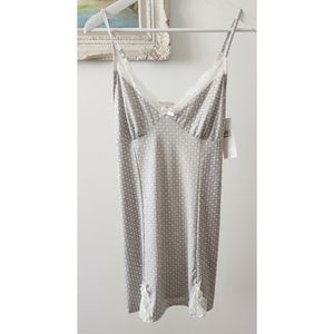 NWT stretchy Marilyn Monroe night dress with lace